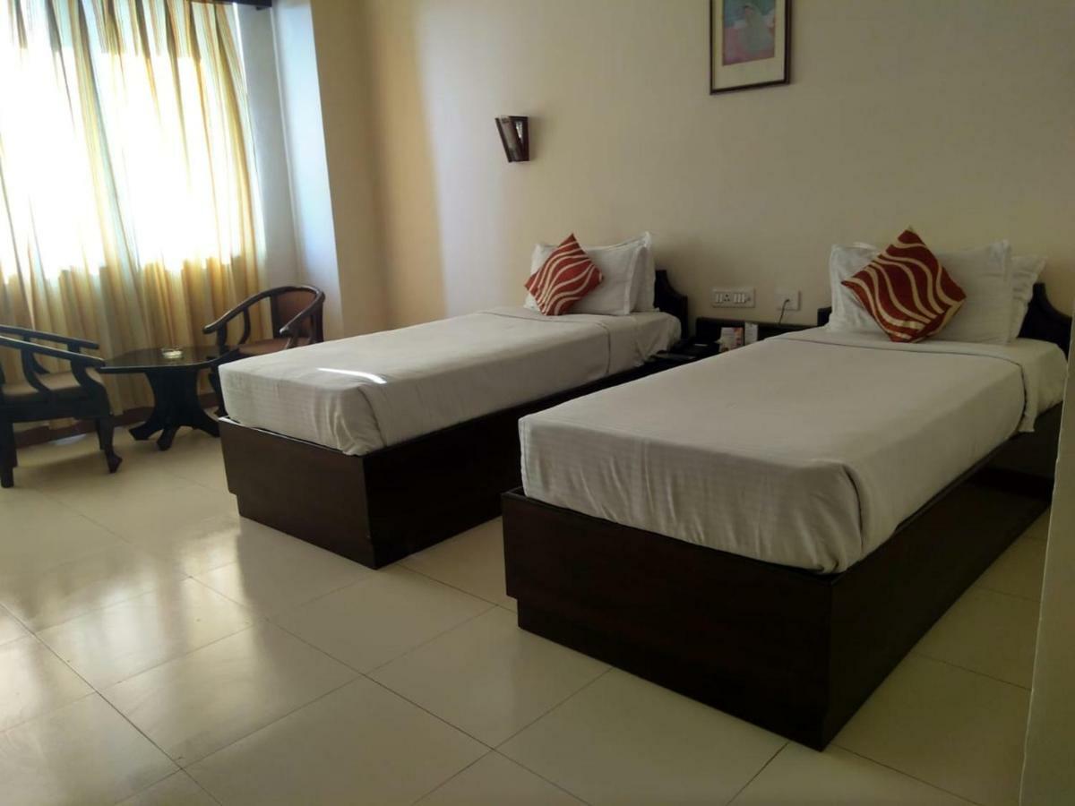 Hotel Rudra Continental Rudrapur Экстерьер фото